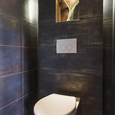 Livia's Hideaway Elegant Amsterdam