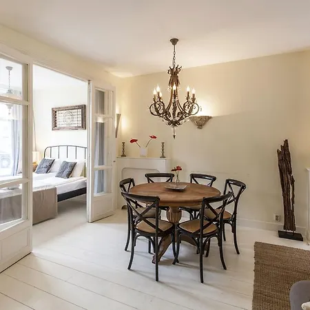 Livia's Hideaway Elegant Amsterdam