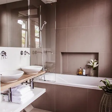 Livia's Hideaway Elegant