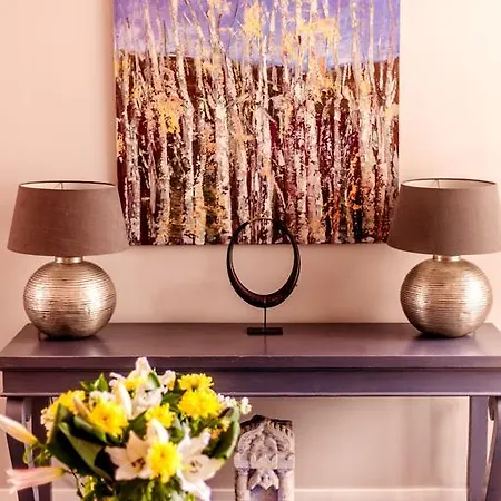 Livia's Hideaway Elegant