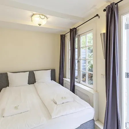 Livia's Hideaway Elegant *