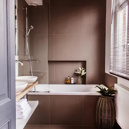Апартаменты Livia's Hideaway Elegant *